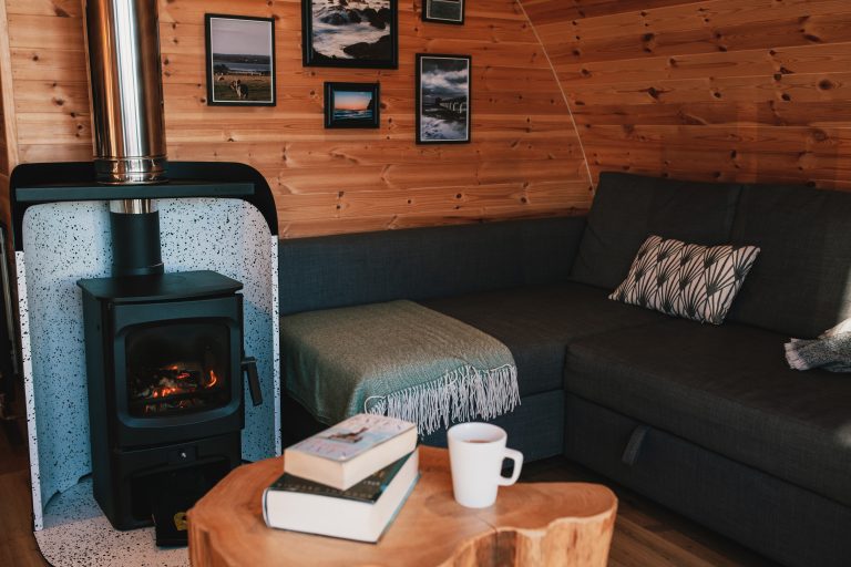 Toms Eco Lodge Tapnell Farm Modulog 34 lounge area