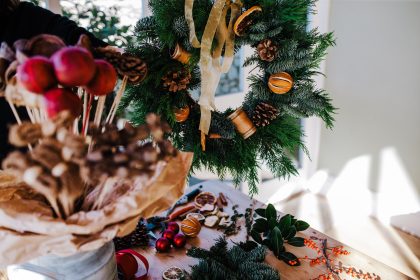 The Cow Tapnell Farm Christmas Wreath Making 21